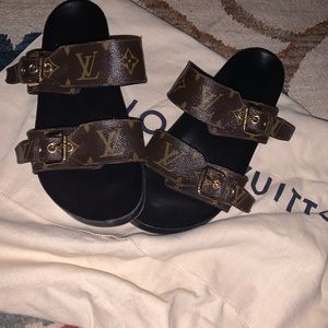 LIMITED Louis Vuitton Sandals (1/800)